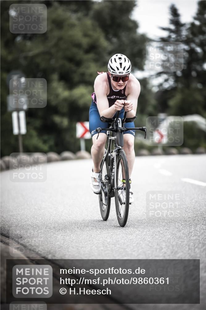 21.06.2026 - 29. Vierlanden-Triathlon H.Heesch http://msf.ph/oto/9860361 21.06.2026 12:07:00 Radfahren 638, 739, 768, 769, 847, 910, 946, 952, 953 meine-sportfotos.de