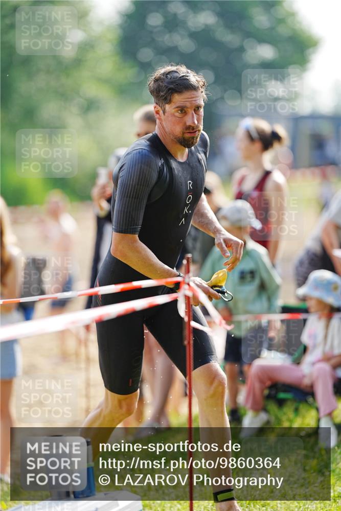 21.06.2026 - 29. Vierlanden-Triathlon LAZAROV Photography http://msf.ph/oto/9860364 21.06.2026 08:41:08 Schwimmen 99, 129, 132 meine-sportfotos.de