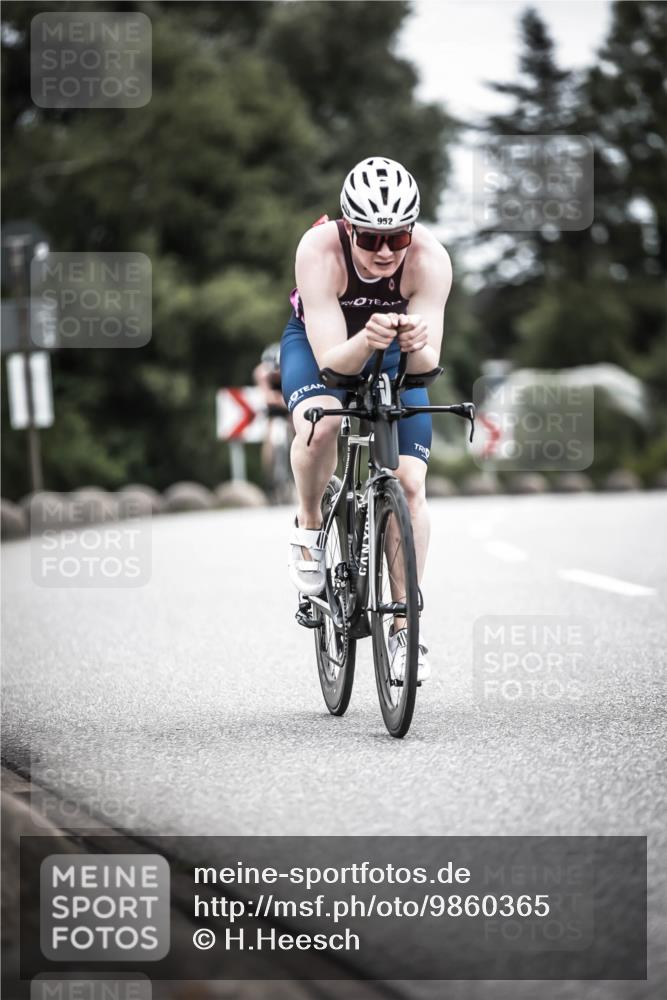 21.06.2026 - 29. Vierlanden-Triathlon H.Heesch http://msf.ph/oto/9860365 21.06.2026 12:07:00 Radfahren 638, 739, 768, 769, 847, 910, 946, 952, 953 meine-sportfotos.de