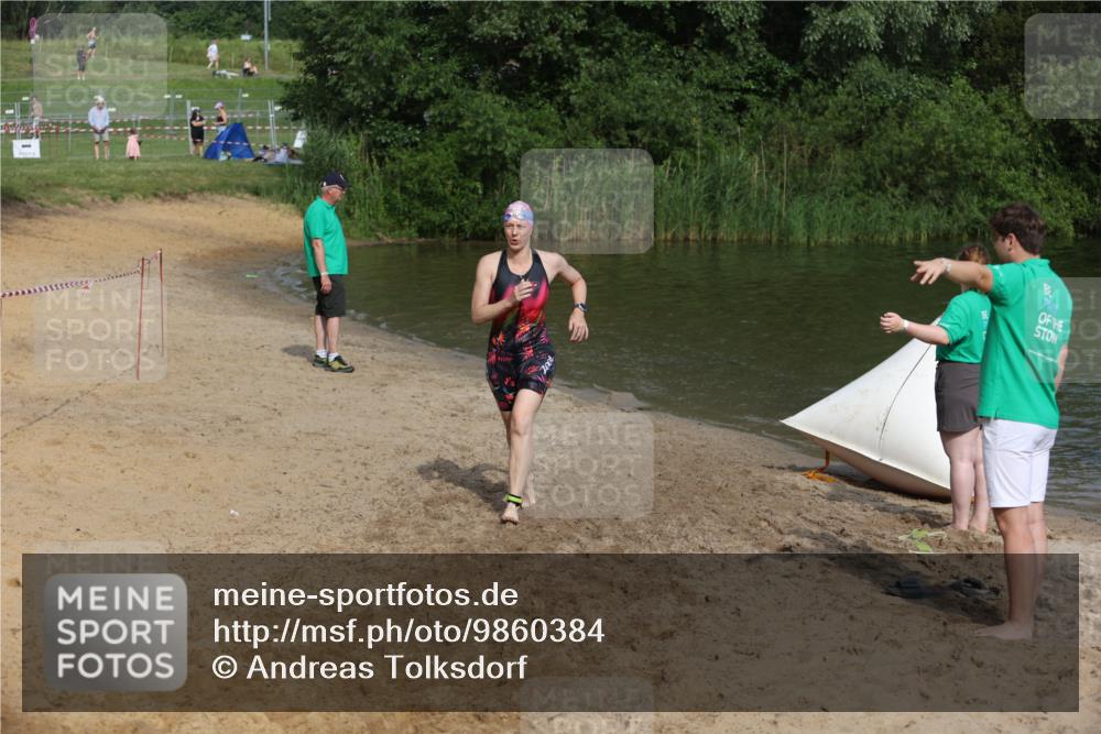 21.06.2026 - 29. Vierlanden-Triathlon Andreas Tolksdorf http://msf.ph/oto/9860384 21.06.2026 09:10:47 Schwimmen 273, 274, 301 meine-sportfotos.de