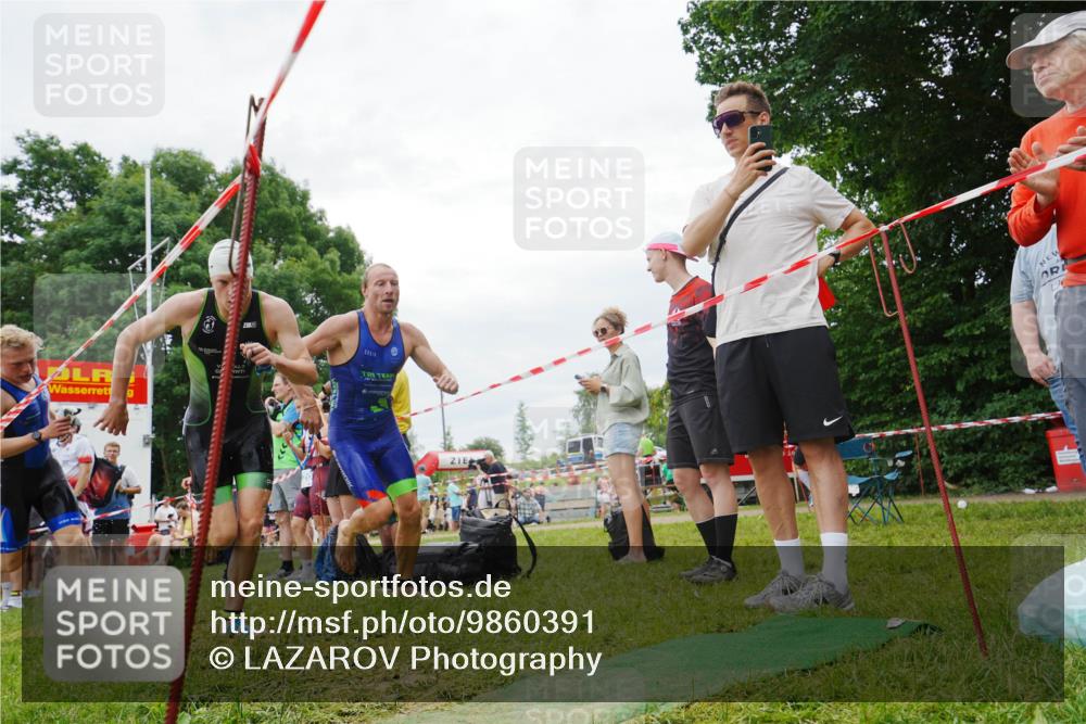 21.06.2026 - 29. Vierlanden-Triathlon LAZAROV Photography http://msf.ph/oto/9860391 21.06.2026 12:02:37 Schwimmen 908, 912, 923, 925, 933, 936, 938, 962, 967, 969 meine-sportfotos.de