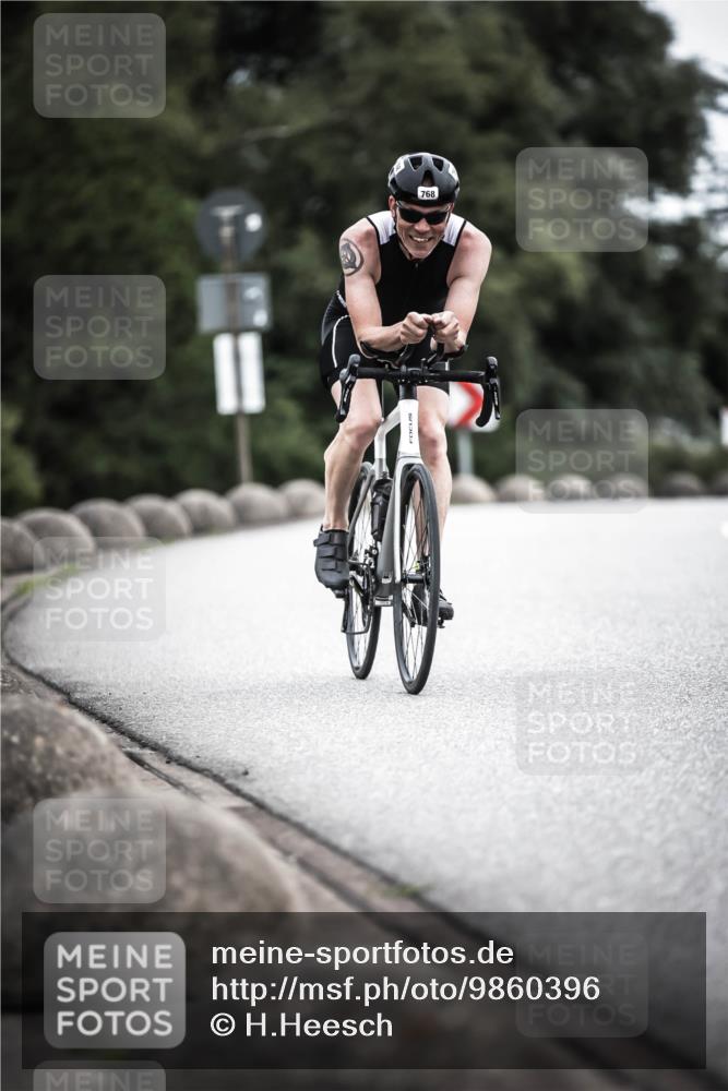 21.06.2026 - 29. Vierlanden-Triathlon H.Heesch http://msf.ph/oto/9860396 21.06.2026 12:07:04 Radfahren 668, 712, 768, 952 meine-sportfotos.de
