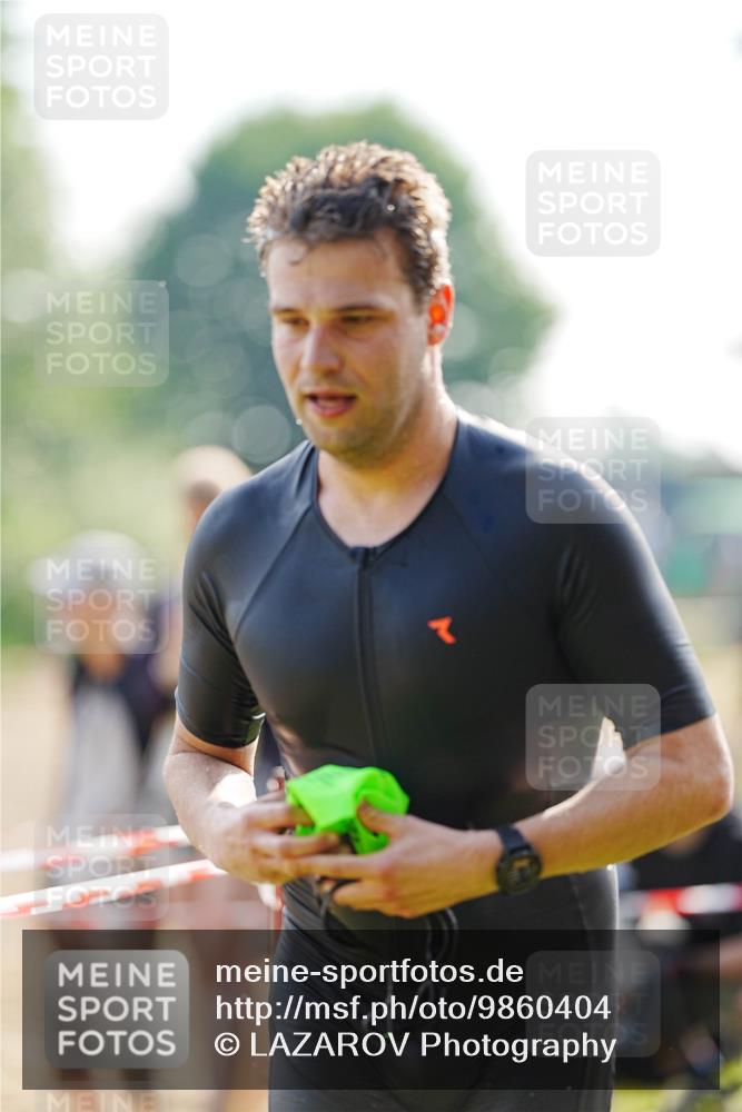 21.06.2026 - 29. Vierlanden-Triathlon LAZAROV Photography http://msf.ph/oto/9860404 21.06.2026 08:41:13 Schwimmen 99, 129, 132 meine-sportfotos.de