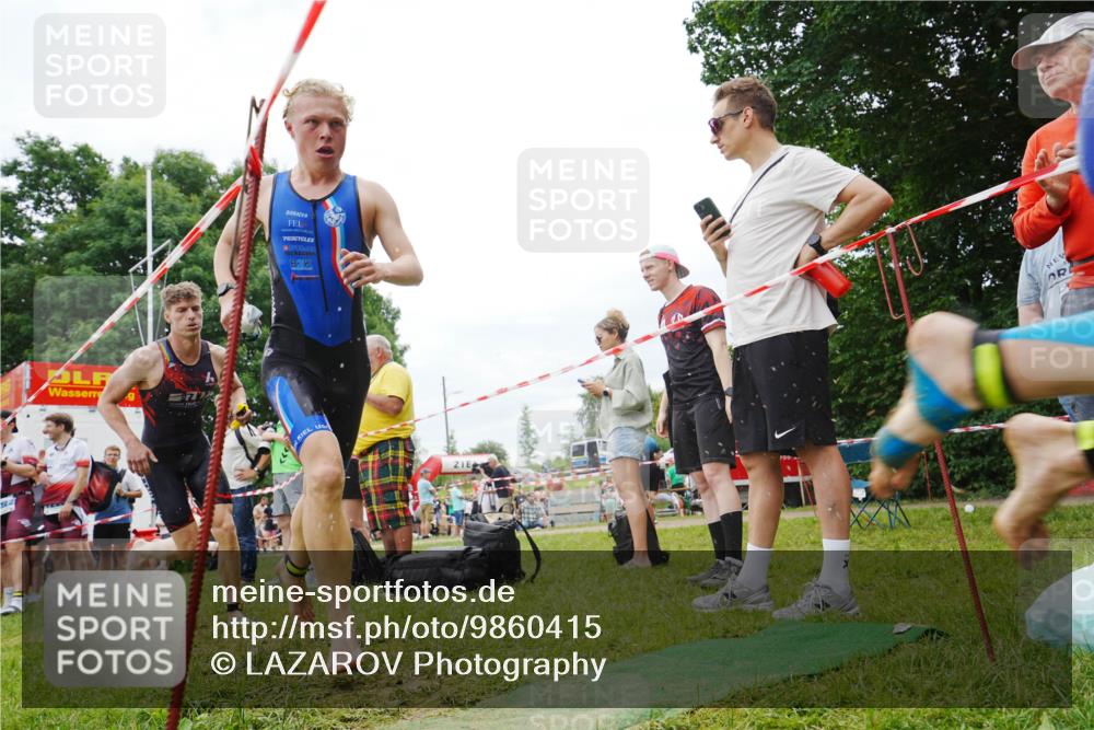 21.06.2026 - 29. Vierlanden-Triathlon LAZAROV Photography http://msf.ph/oto/9860415 21.06.2026 12:02:38 Schwimmen 908, 912, 923, 925, 933, 938, 943, 962, 967, 969 meine-sportfotos.de