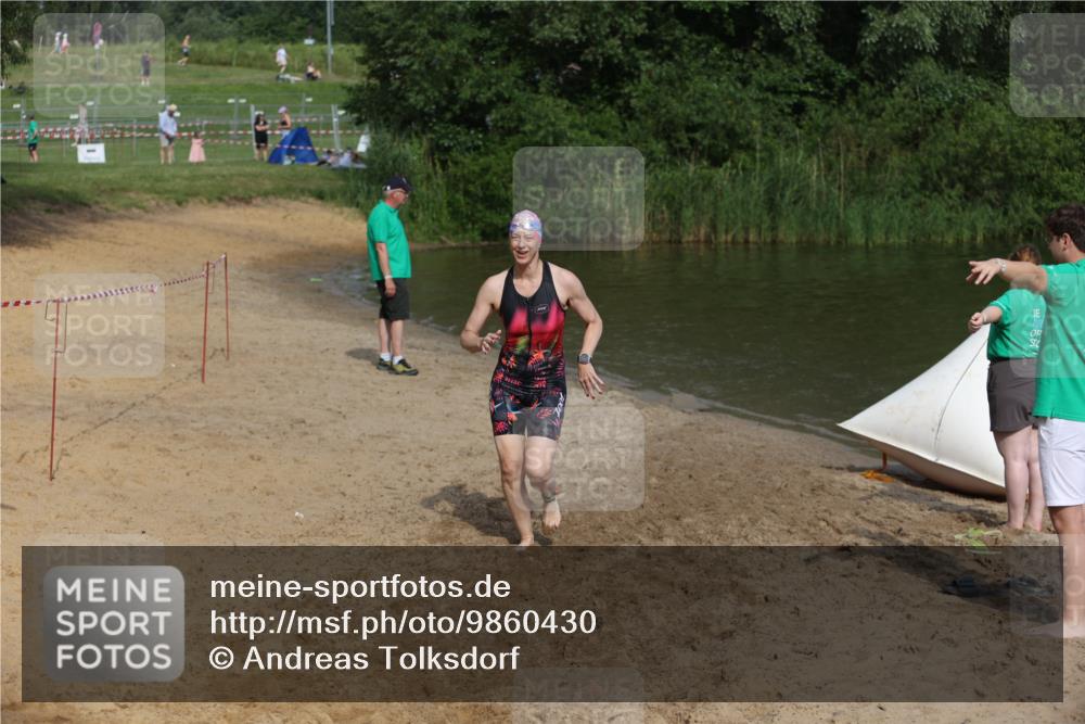 21.06.2026 - 29. Vierlanden-Triathlon Andreas Tolksdorf http://msf.ph/oto/9860430 21.06.2026 09:10:47 Schwimmen 273, 274, 301 meine-sportfotos.de