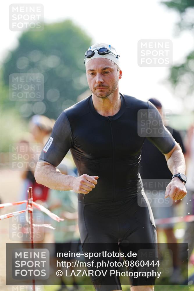 21.06.2026 - 29. Vierlanden-Triathlon LAZAROV Photography http://msf.ph/oto/9860444 21.06.2026 08:41:28 Schwimmen 14, 145 meine-sportfotos.de