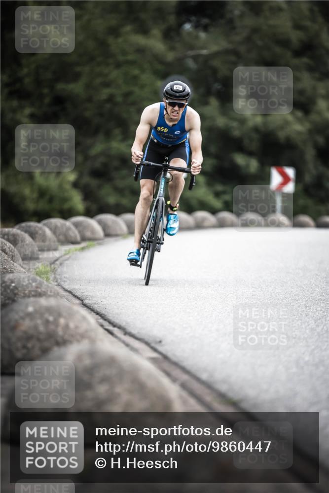 21.06.2026 - 29. Vierlanden-Triathlon H.Heesch http://msf.ph/oto/9860447 21.06.2026 12:07:13 Radfahren 634, 668, 923, 950 meine-sportfotos.de