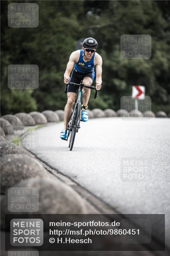 21.06.2026 - 29. Vierlanden-Triathlon H.Heesch http://msf.ph/oto/9860451 21.06.2026 12:07:13 Radfahren 634, 668, 923, 950 meine-sportfotos.de