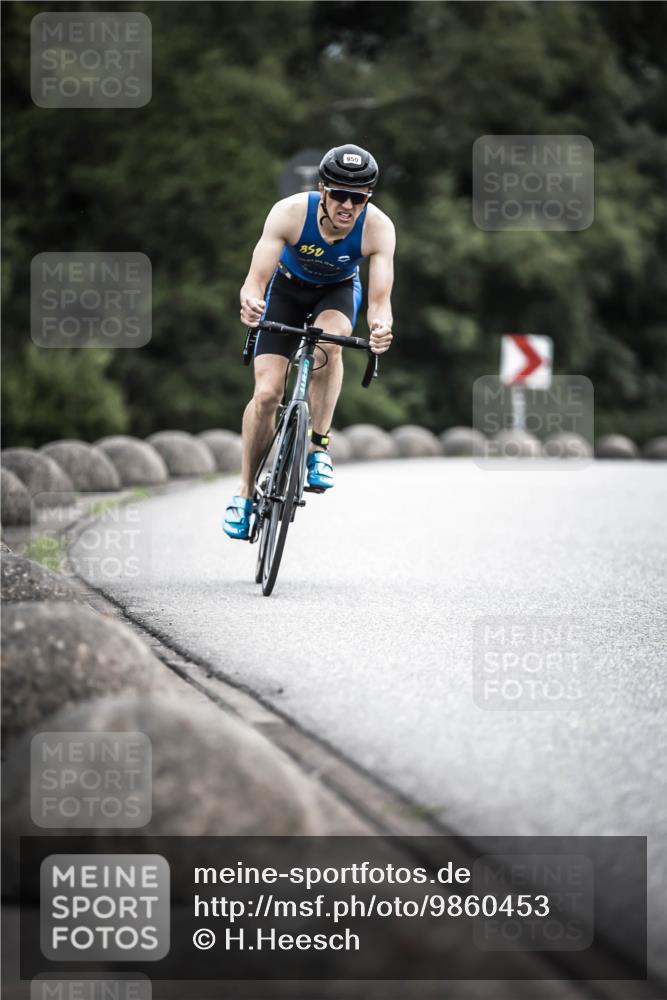 21.06.2026 - 29. Vierlanden-Triathlon H.Heesch http://msf.ph/oto/9860453 21.06.2026 12:07:14 Radfahren 634, 668, 923, 950 meine-sportfotos.de