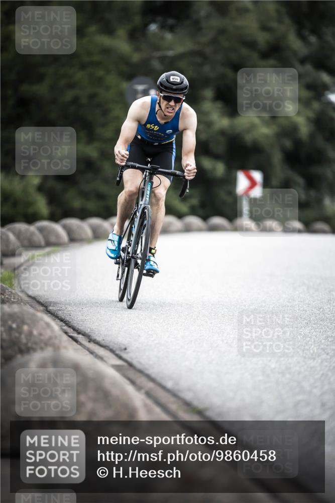 21.06.2026 - 29. Vierlanden-Triathlon H.Heesch http://msf.ph/oto/9860458 21.06.2026 12:07:14 Radfahren 634, 668, 923, 950 meine-sportfotos.de