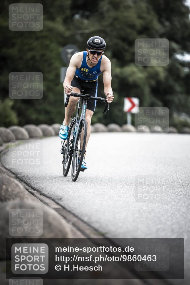21.06.2026 - 29. Vierlanden-Triathlon H.Heesch http://msf.ph/oto/9860463 21.06.2026 12:07:14 Radfahren 634, 668, 923, 950 meine-sportfotos.de