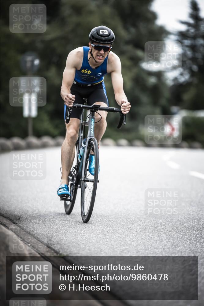 21.06.2026 - 29. Vierlanden-Triathlon H.Heesch http://msf.ph/oto/9860478 21.06.2026 12:07:14 Radfahren 634, 668, 923, 950 meine-sportfotos.de