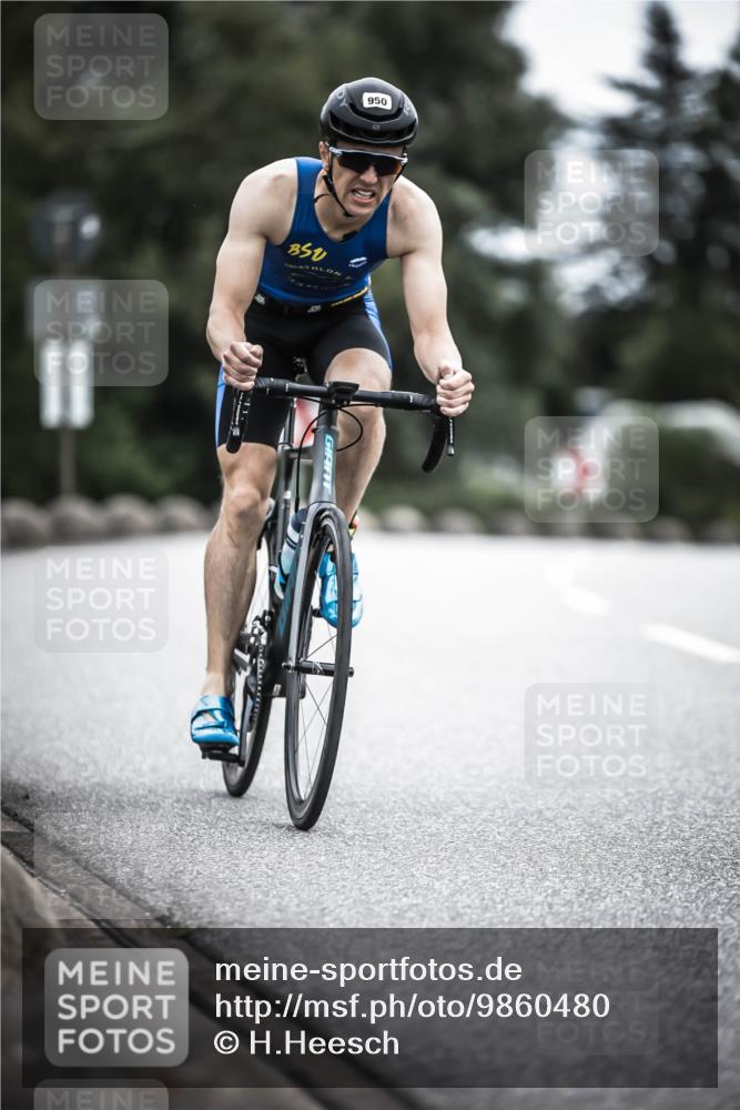 21.06.2026 - 29. Vierlanden-Triathlon H.Heesch http://msf.ph/oto/9860480 21.06.2026 12:07:14 Radfahren 634, 668, 923, 950 meine-sportfotos.de