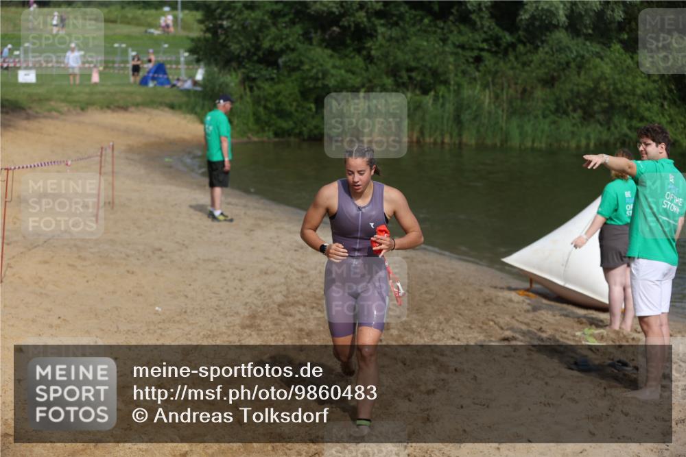 21.06.2026 - 29. Vierlanden-Triathlon Andreas Tolksdorf http://msf.ph/oto/9860483 21.06.2026 09:10:54 Schwimmen 273, 274 meine-sportfotos.de