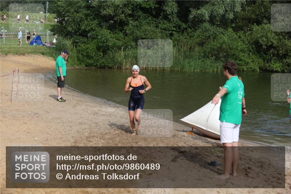 21.06.2026 - 29. Vierlanden-Triathlon Andreas Tolksdorf http://msf.ph/oto/9860489 21.06.2026 09:11:14 Schwimmen 223, 253 meine-sportfotos.de