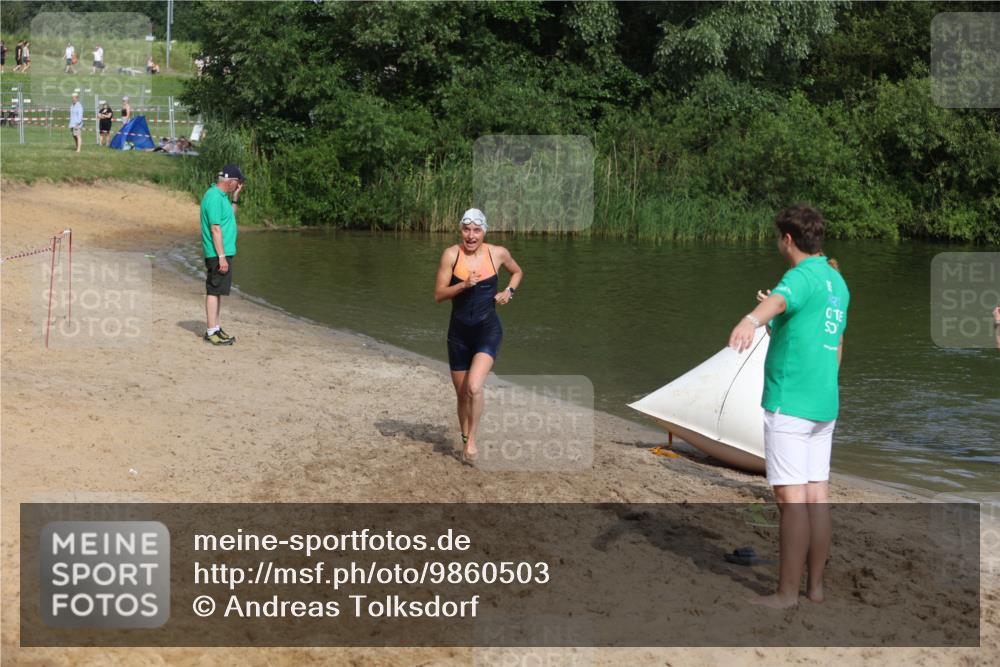 21.06.2026 - 29. Vierlanden-Triathlon Andreas Tolksdorf http://msf.ph/oto/9860503 21.06.2026 09:11:14 Schwimmen 223, 253 meine-sportfotos.de