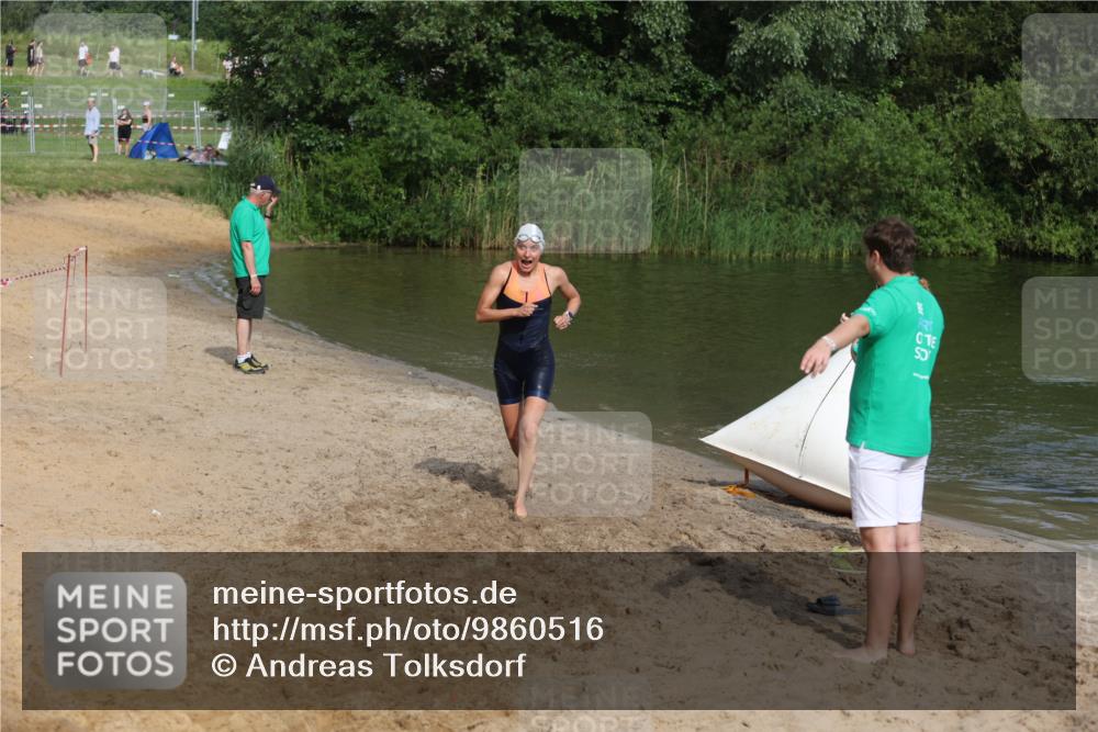 21.06.2026 - 29. Vierlanden-Triathlon Andreas Tolksdorf http://msf.ph/oto/9860516 21.06.2026 09:11:14 Schwimmen 223, 253 meine-sportfotos.de