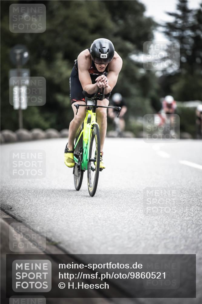21.06.2026 - 29. Vierlanden-Triathlon H.Heesch http://msf.ph/oto/9860521 21.06.2026 12:07:19 Radfahren 634, 790, 923, 926, 934, 935, 943, 962, 967 meine-sportfotos.de
