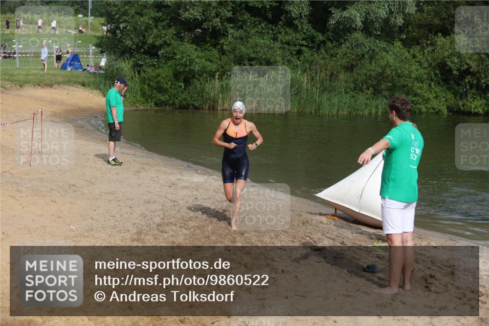 21.06.2026 - 29. Vierlanden-Triathlon Andreas Tolksdorf http://msf.ph/oto/9860522 21.06.2026 09:11:14 Schwimmen 223, 253 meine-sportfotos.de