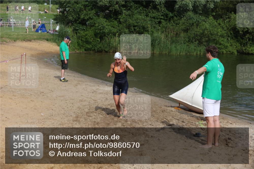 21.06.2026 - 29. Vierlanden-Triathlon Andreas Tolksdorf http://msf.ph/oto/9860570 21.06.2026 09:11:14 Schwimmen 223, 253 meine-sportfotos.de