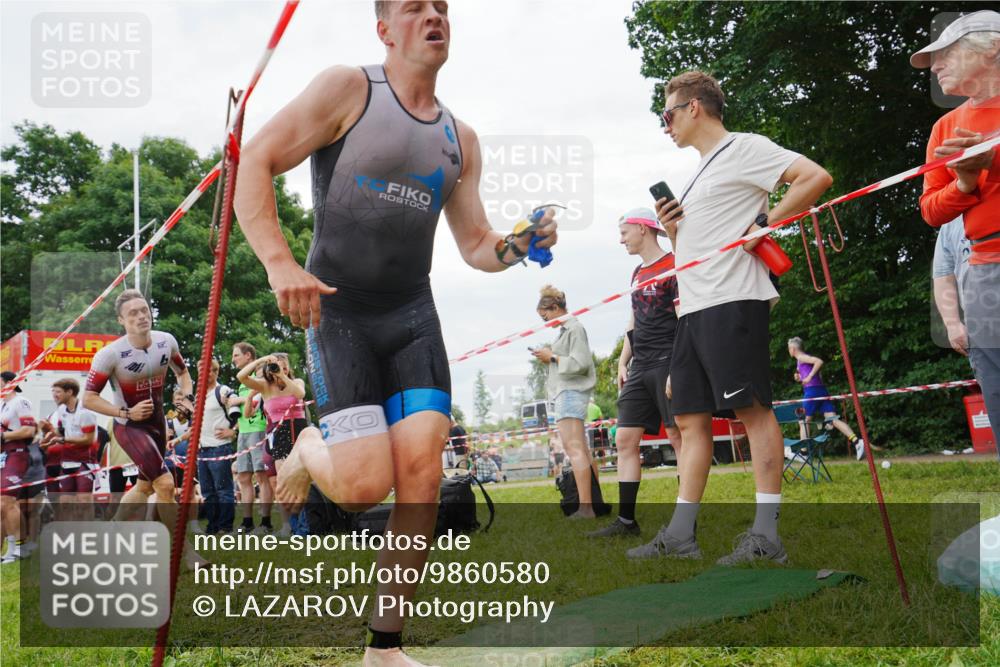 21.06.2026 - 29. Vierlanden-Triathlon LAZAROV Photography http://msf.ph/oto/9860580 21.06.2026 12:02:45 Schwimmen 908, 921, 923, 933, 943, 945, 960, 962, 969, 977 meine-sportfotos.de