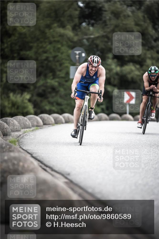 21.06.2026 - 29. Vierlanden-Triathlon H.Heesch http://msf.ph/oto/9860589 21.06.2026 12:07:25 Radfahren 670, 757, 790, 908, 912, 924, 926, 933, 934, 935, 938, 943, 962, 967 meine-sportfotos.de
