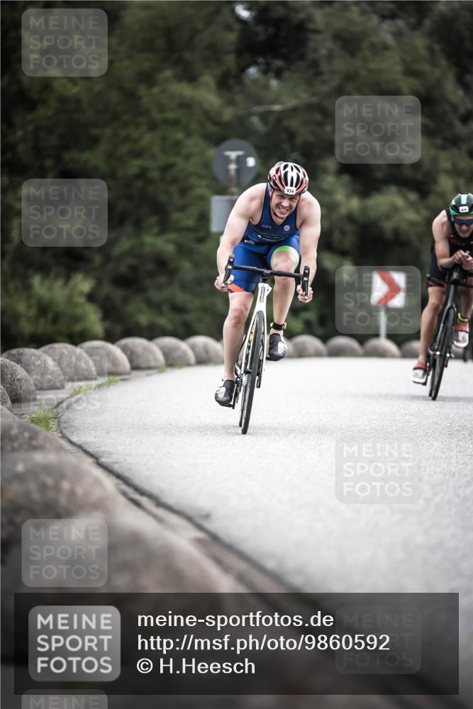 21.06.2026 - 29. Vierlanden-Triathlon H.Heesch http://msf.ph/oto/9860592 21.06.2026 12:07:25 Radfahren 670, 757, 790, 908, 912, 924, 926, 933, 934, 935, 938, 943, 962, 967 meine-sportfotos.de