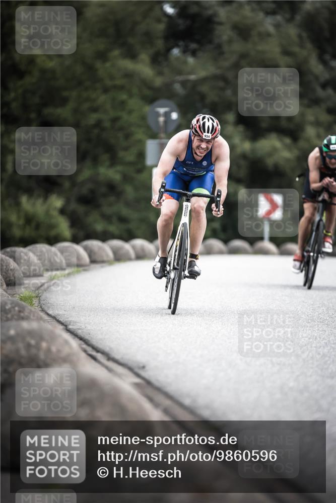21.06.2026 - 29. Vierlanden-Triathlon H.Heesch http://msf.ph/oto/9860596 21.06.2026 12:07:25 Radfahren 670, 757, 790, 908, 912, 924, 926, 933, 934, 935, 938, 943, 962, 967 meine-sportfotos.de