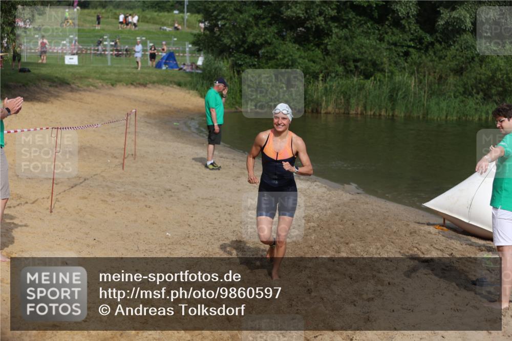 21.06.2026 - 29. Vierlanden-Triathlon Andreas Tolksdorf http://msf.ph/oto/9860597 21.06.2026 09:11:15 Schwimmen 223, 253 meine-sportfotos.de