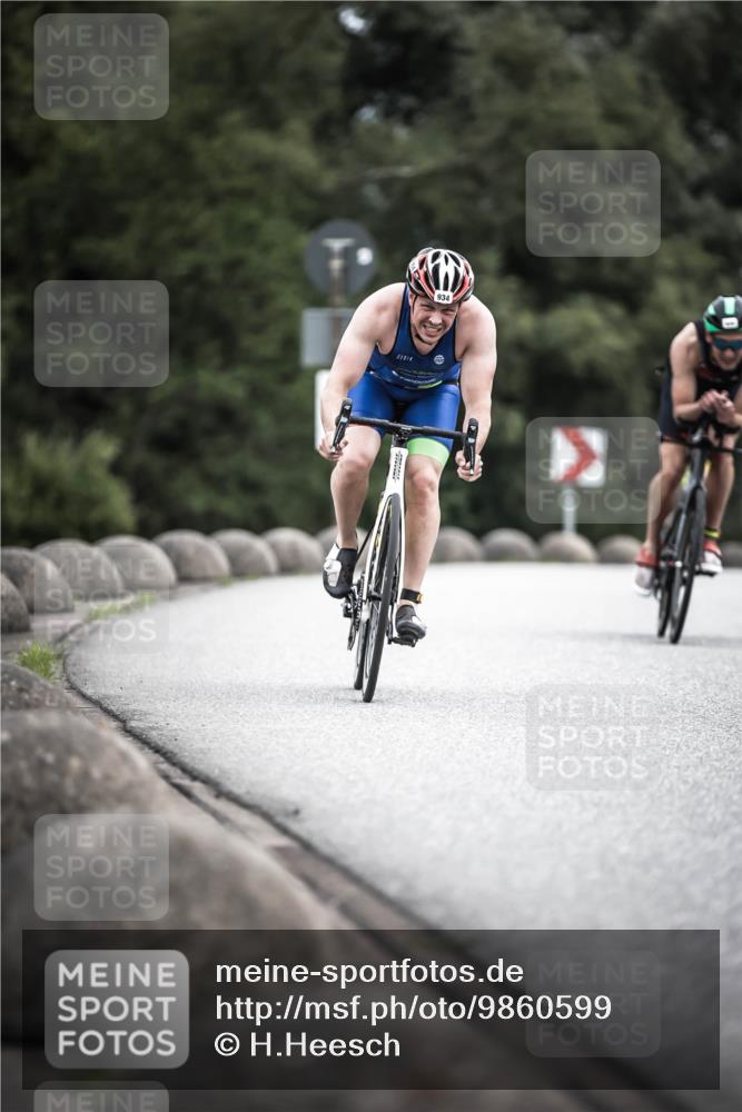 21.06.2026 - 29. Vierlanden-Triathlon H.Heesch http://msf.ph/oto/9860599 21.06.2026 12:07:25 Radfahren 670, 757, 790, 908, 912, 924, 926, 933, 934, 935, 938, 943, 962, 967 meine-sportfotos.de