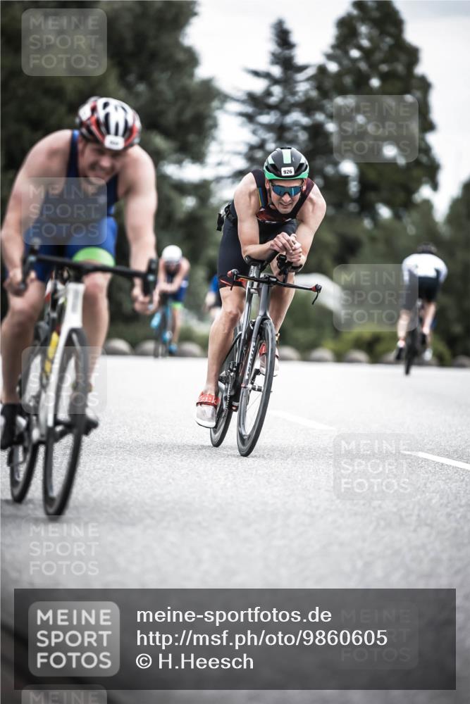 21.06.2026 - 29. Vierlanden-Triathlon H.Heesch http://msf.ph/oto/9860605 21.06.2026 12:07:26 Radfahren 670, 757, 790, 908, 912, 921, 924, 926, 933, 934, 935, 938, 943, 962, 967 meine-sportfotos.de