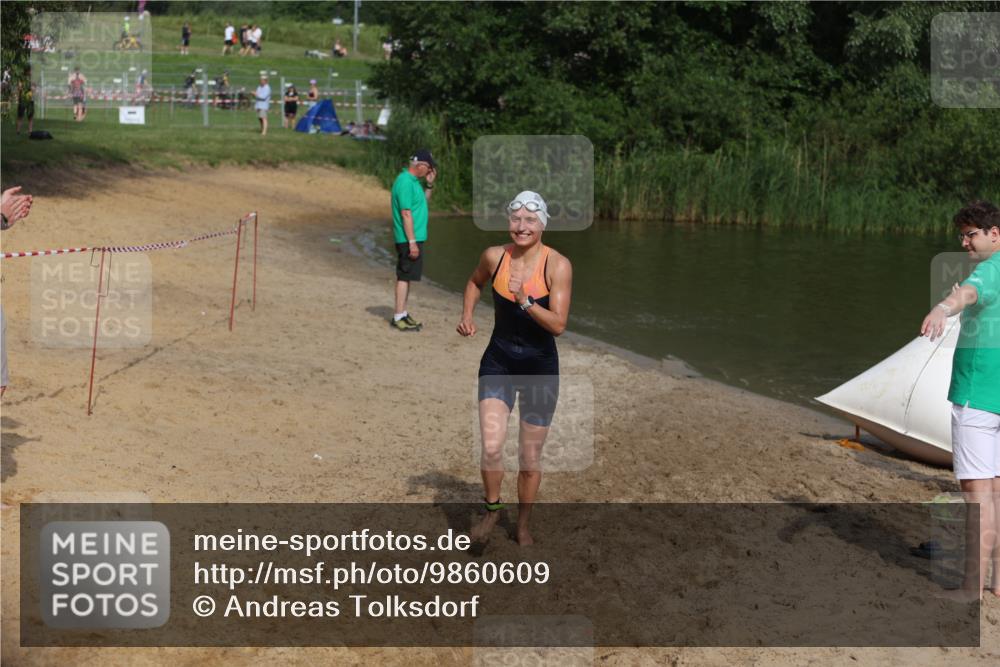21.06.2026 - 29. Vierlanden-Triathlon Andreas Tolksdorf http://msf.ph/oto/9860609 21.06.2026 09:11:15 Schwimmen 223, 253 meine-sportfotos.de