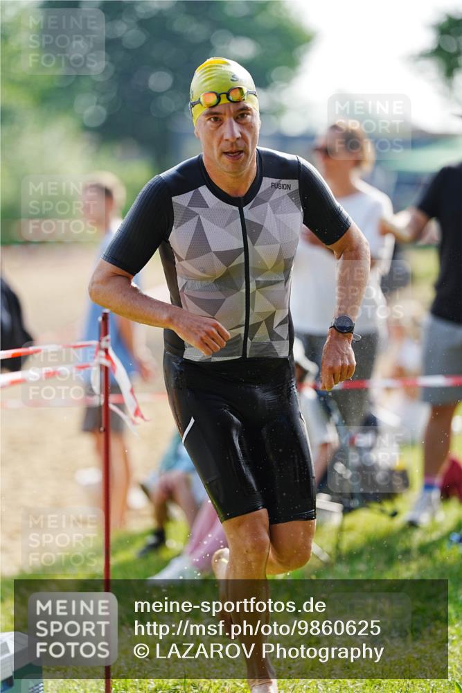 21.06.2026 - 29. Vierlanden-Triathlon LAZAROV Photography http://msf.ph/oto/9860625 21.06.2026 08:42:42 Schwimmen 43, 148, 193, 210 meine-sportfotos.de