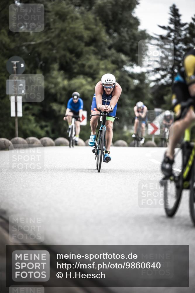 21.06.2026 - 29. Vierlanden-Triathlon H.Heesch http://msf.ph/oto/9860640 21.06.2026 12:07:28 Radfahren 670, 757, 790, 908, 912, 921, 924, 925, 926, 933, 934, 935, 938, 969 meine-sportfotos.de