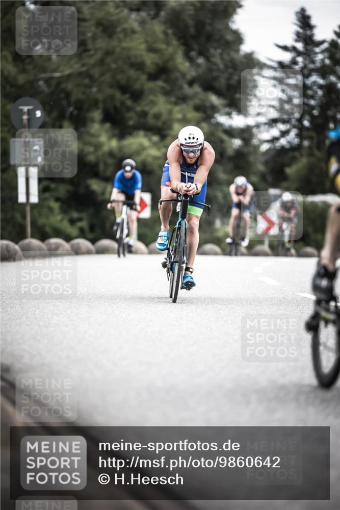 21.06.2026 - 29. Vierlanden-Triathlon H.Heesch http://msf.ph/oto/9860642 21.06.2026 12:07:28 Radfahren 670, 757, 790, 908, 912, 921, 924, 925, 926, 933, 934, 935, 938, 969 meine-sportfotos.de
