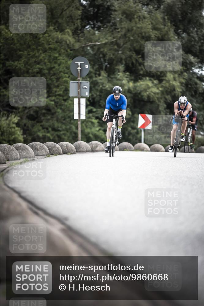 21.06.2026 - 29. Vierlanden-Triathlon H.Heesch http://msf.ph/oto/9860668 21.06.2026 12:07:29 Radfahren 670, 757, 908, 912, 921, 924, 925, 926, 933, 934, 938, 969 meine-sportfotos.de