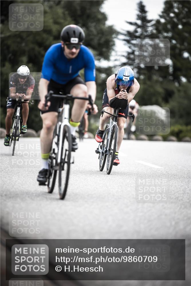 21.06.2026 - 29. Vierlanden-Triathlon H.Heesch http://msf.ph/oto/9860709 21.06.2026 12:07:32 Radfahren 670, 757, 822, 908, 921, 924, 925, 928, 933, 938, 969 meine-sportfotos.de