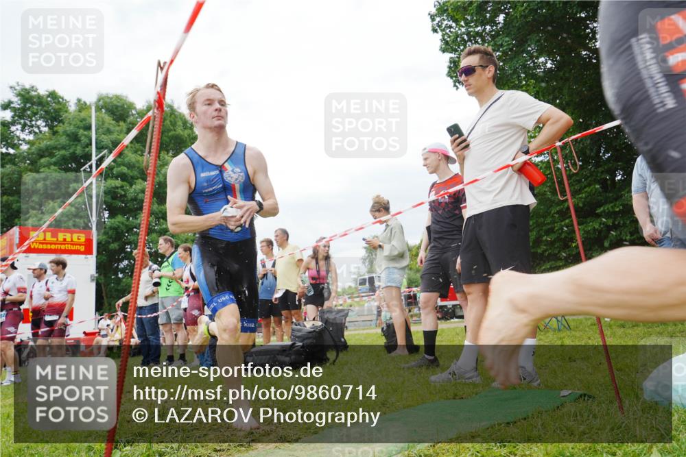 21.06.2026 - 29. Vierlanden-Triathlon LAZAROV Photography http://msf.ph/oto/9860714 21.06.2026 12:02:59 Schwimmen 907, 922, 924 meine-sportfotos.de