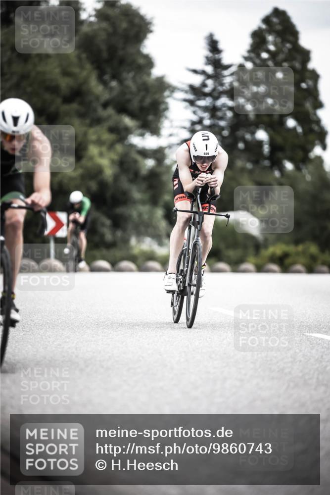 21.06.2026 - 29. Vierlanden-Triathlon H.Heesch http://msf.ph/oto/9860743 21.06.2026 12:07:35 Radfahren 670, 757, 822, 860, 908, 921, 924, 925, 928, 938, 969 meine-sportfotos.de