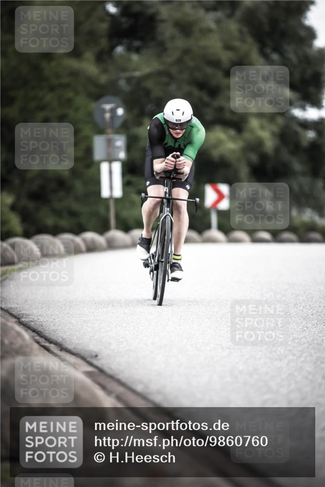 21.06.2026 - 29. Vierlanden-Triathlon H.Heesch http://msf.ph/oto/9860760 21.06.2026 12:07:38 Radfahren 822, 860, 925, 928, 969 meine-sportfotos.de