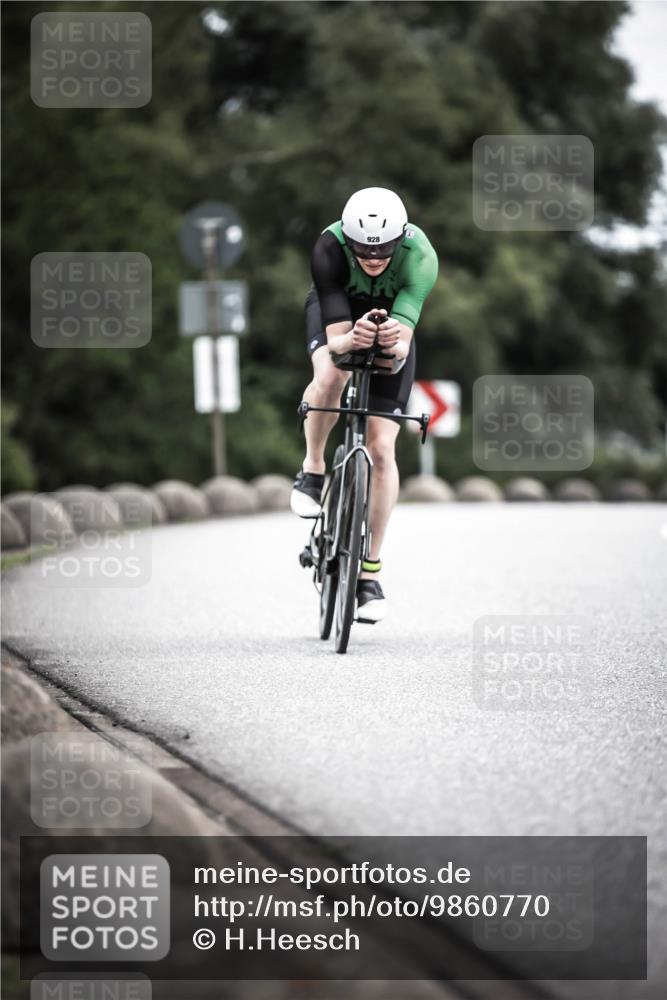 21.06.2026 - 29. Vierlanden-Triathlon H.Heesch http://msf.ph/oto/9860770 21.06.2026 12:07:38 Radfahren 822, 860, 925, 928, 969 meine-sportfotos.de