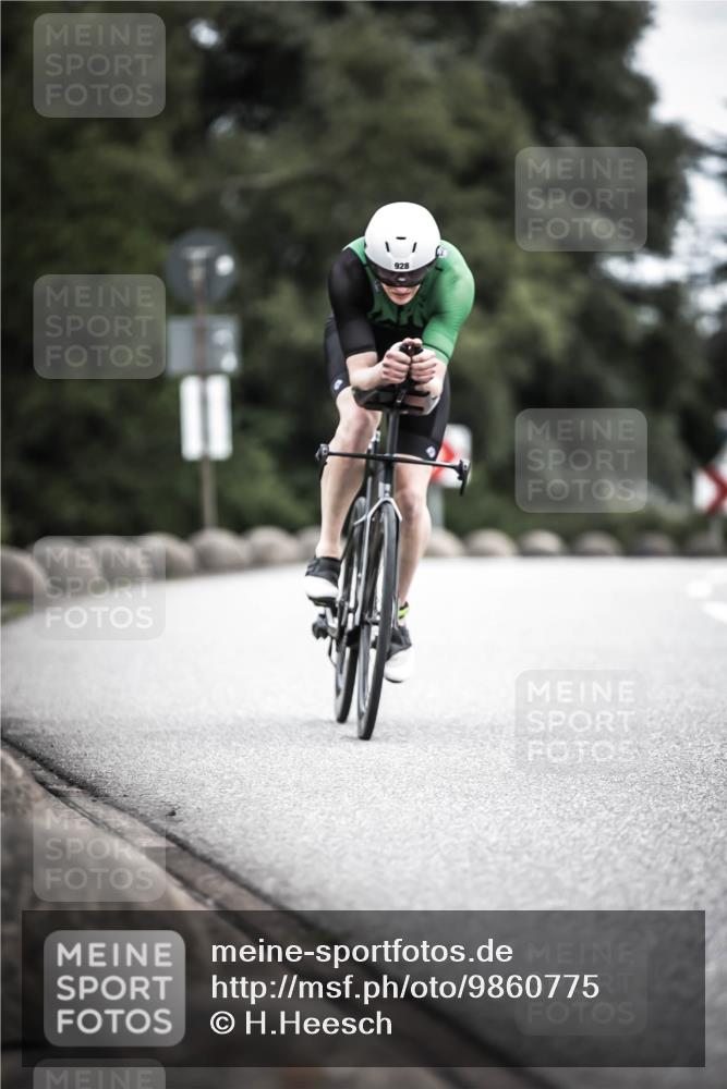 21.06.2026 - 29. Vierlanden-Triathlon H.Heesch http://msf.ph/oto/9860775 21.06.2026 12:07:38 Radfahren 822, 860, 925, 928, 969 meine-sportfotos.de