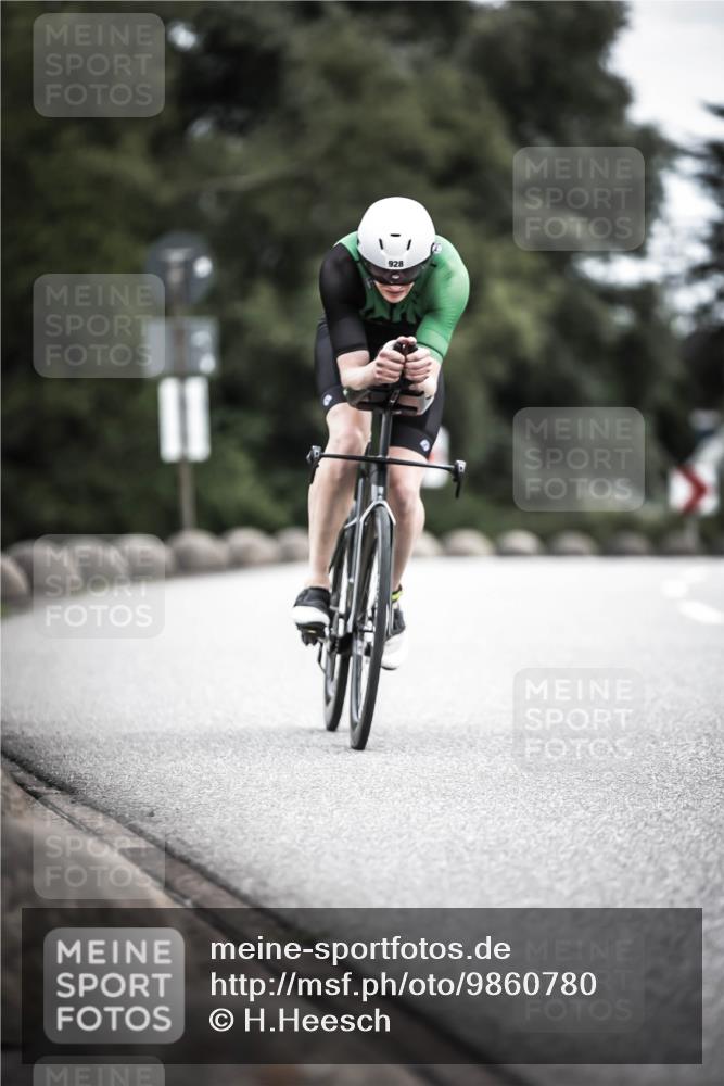 21.06.2026 - 29. Vierlanden-Triathlon H.Heesch http://msf.ph/oto/9860780 21.06.2026 12:07:38 Radfahren 822, 860, 925, 928, 969 meine-sportfotos.de