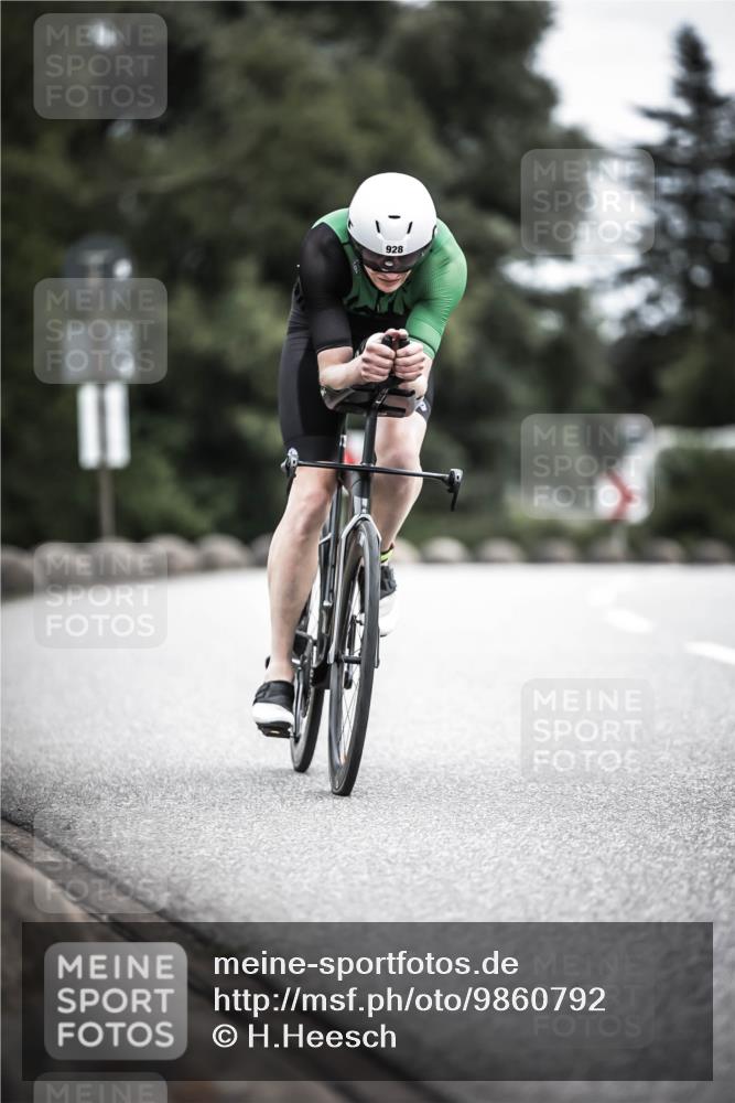 21.06.2026 - 29. Vierlanden-Triathlon H.Heesch http://msf.ph/oto/9860792 21.06.2026 12:07:38 Radfahren 822, 860, 925, 928, 969 meine-sportfotos.de