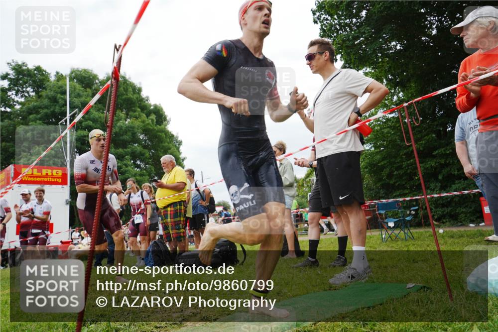 21.06.2026 - 29. Vierlanden-Triathlon LAZAROV Photography http://msf.ph/oto/9860799 21.06.2026 12:03:31 Schwimmen 915, 929, 937, 948, 981 meine-sportfotos.de