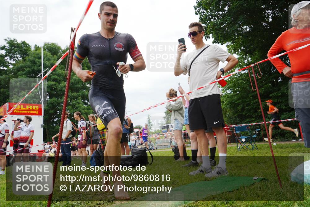 21.06.2026 - 29. Vierlanden-Triathlon LAZAROV Photography http://msf.ph/oto/9860816 21.06.2026 12:03:38 Schwimmen 937, 939, 981 meine-sportfotos.de