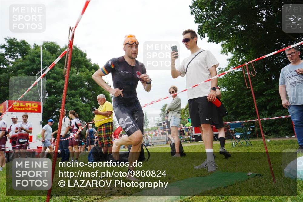 21.06.2026 - 29. Vierlanden-Triathlon LAZAROV Photography http://msf.ph/oto/9860824 21.06.2026 12:04:01 Schwimmen 940 meine-sportfotos.de