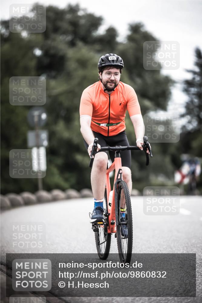 21.06.2026 - 29. Vierlanden-Triathlon H.Heesch http://msf.ph/oto/9860832 21.06.2026 12:07:47 Radfahren 748, 816, 871, 899, 977 meine-sportfotos.de