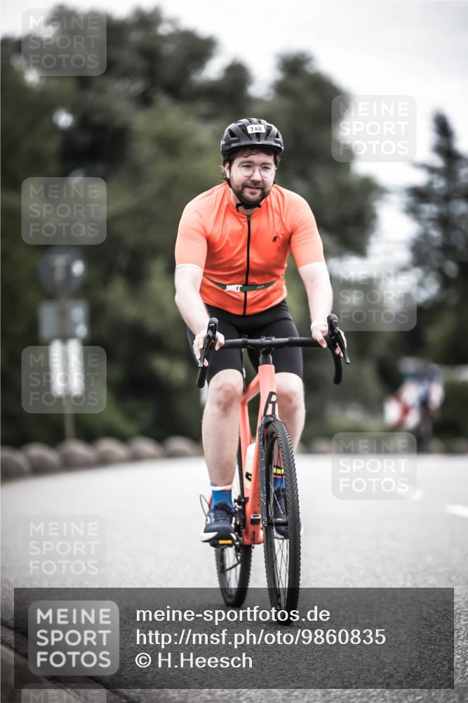 21.06.2026 - 29. Vierlanden-Triathlon H.Heesch http://msf.ph/oto/9860835 21.06.2026 12:07:47 Radfahren 748, 816, 871, 899, 977 meine-sportfotos.de
