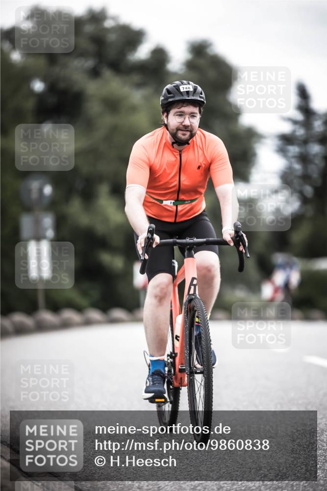 21.06.2026 - 29. Vierlanden-Triathlon H.Heesch http://msf.ph/oto/9860838 21.06.2026 12:07:47 Radfahren 748, 816, 871, 899, 977 meine-sportfotos.de
